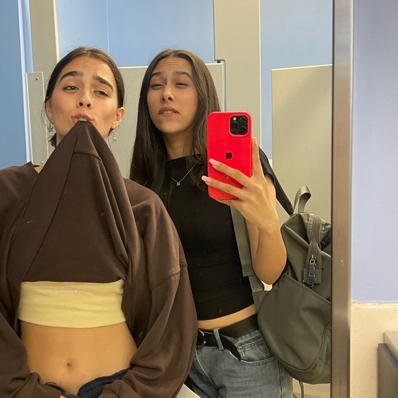 Meet your Posher, Karen - Picture 3 of 6